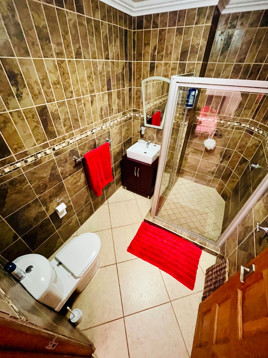 6 Bedroom Property for Sale in Tergniet Western Cape